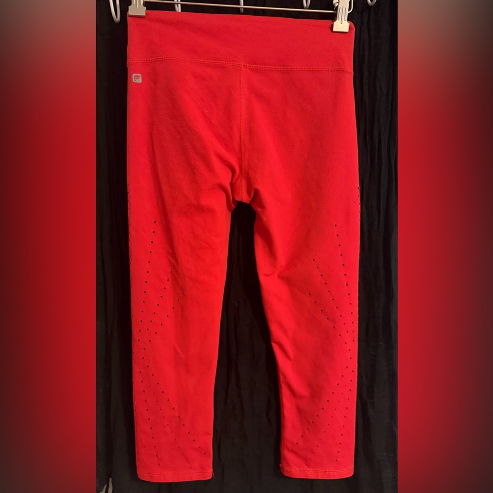 Fabletics Magenta Cropped High Waisted Leggings